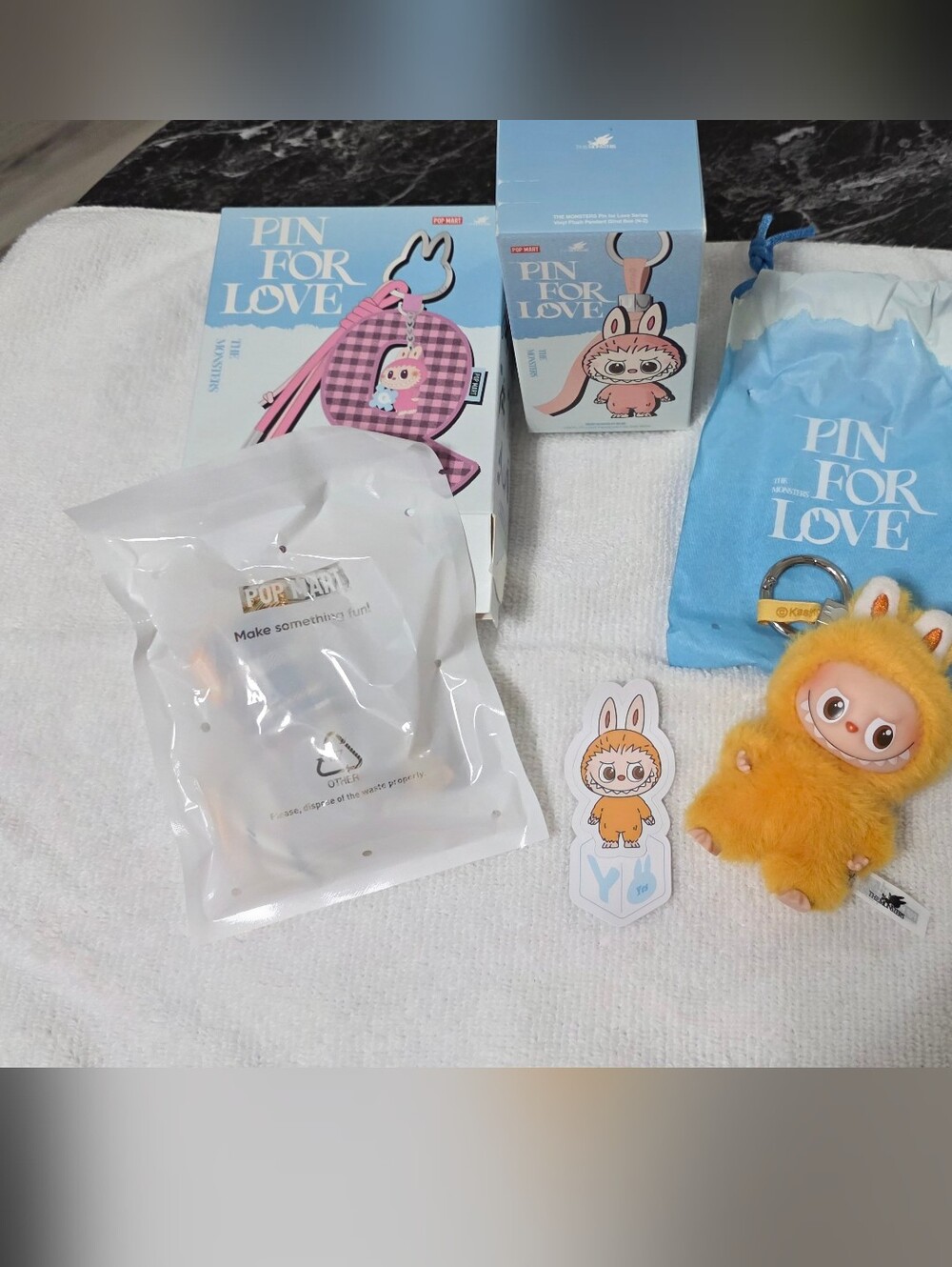 Pin For Love Plush Labubu & Pendant - Yellow "Y" Labubu
